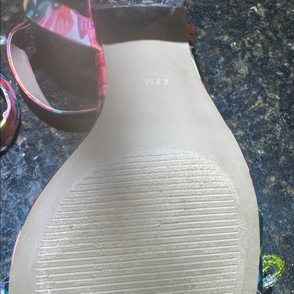 Betsy Johnson Cinthia Embellished Block-Heel Sandals Size 9.5 - Picture 6 of 6